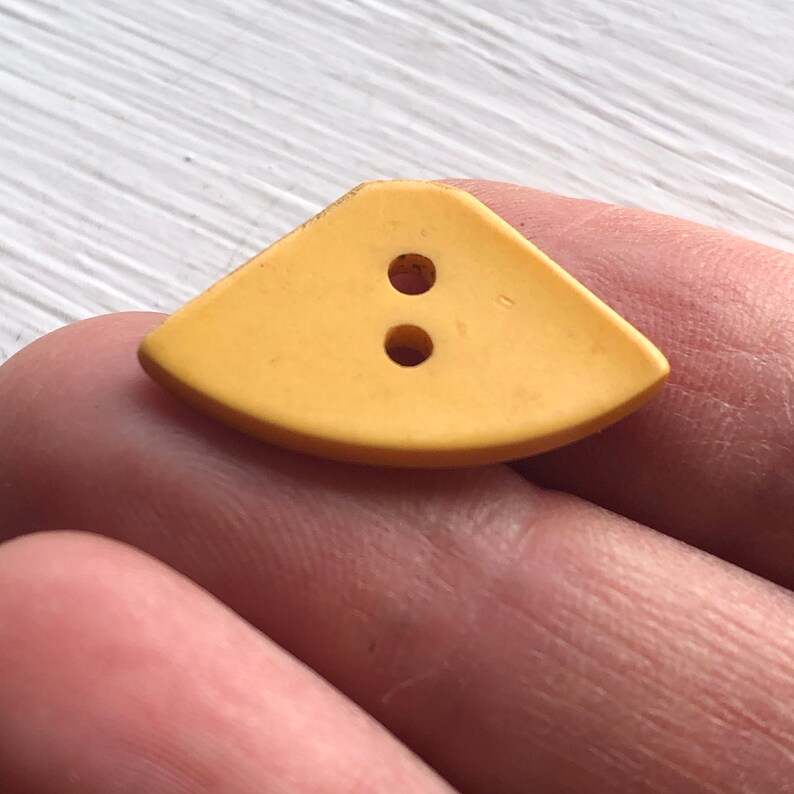 fan shaped Bakelite geometric buttons yellow bakelite wafer modified triangle button cream corn bakelite Catalan button MCM button