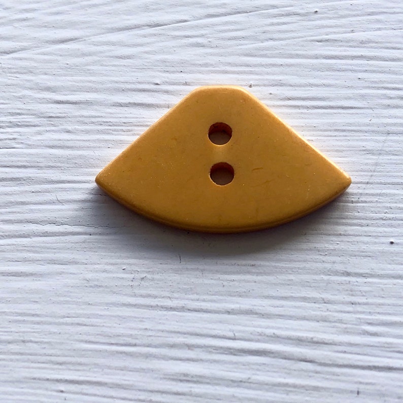 fan shaped Bakelite geometric buttons yellow bakelite wafer modified triangle button cream corn bakelite Catalan button MCM button