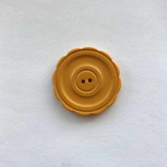 fan shaped Bakelite geometric buttons yellow bakelite wafer modified triangle button cream corn bakelite Catalan button MCM button