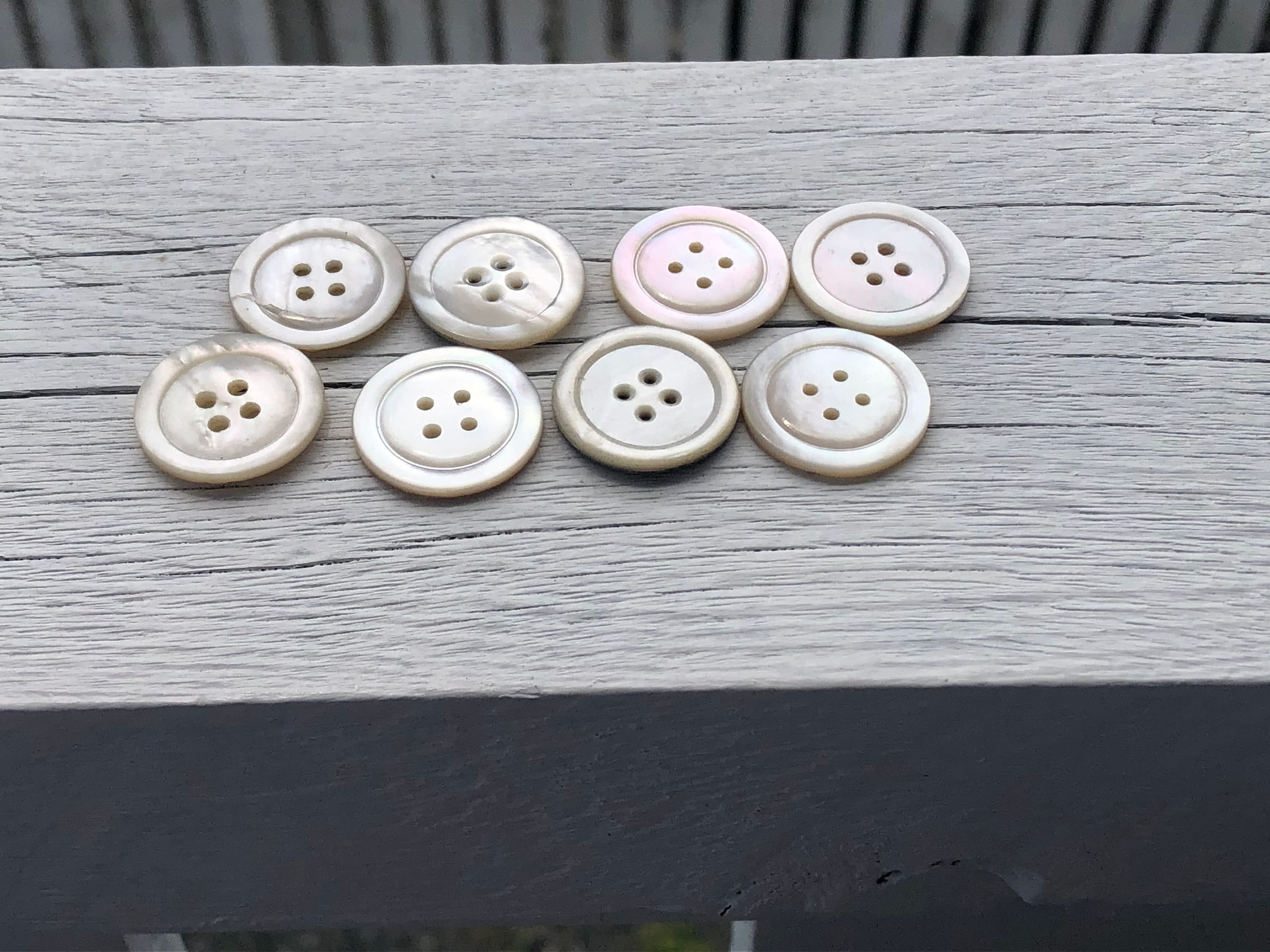 30 Perlmutt Knöpfe 12,5 & 15mm - Natürliche Muschelknöpfe Mit Aufbewahrungsbox