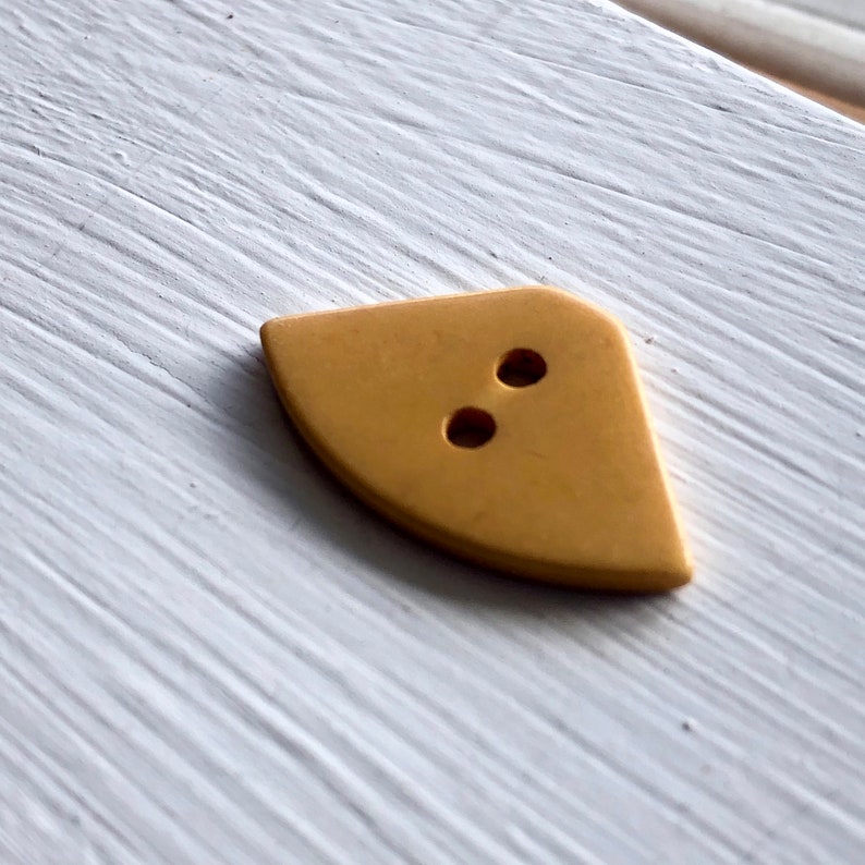fan shaped Bakelite geometric buttons yellow bakelite wafer modified triangle button cream corn bakelite Catalan button MCM button
