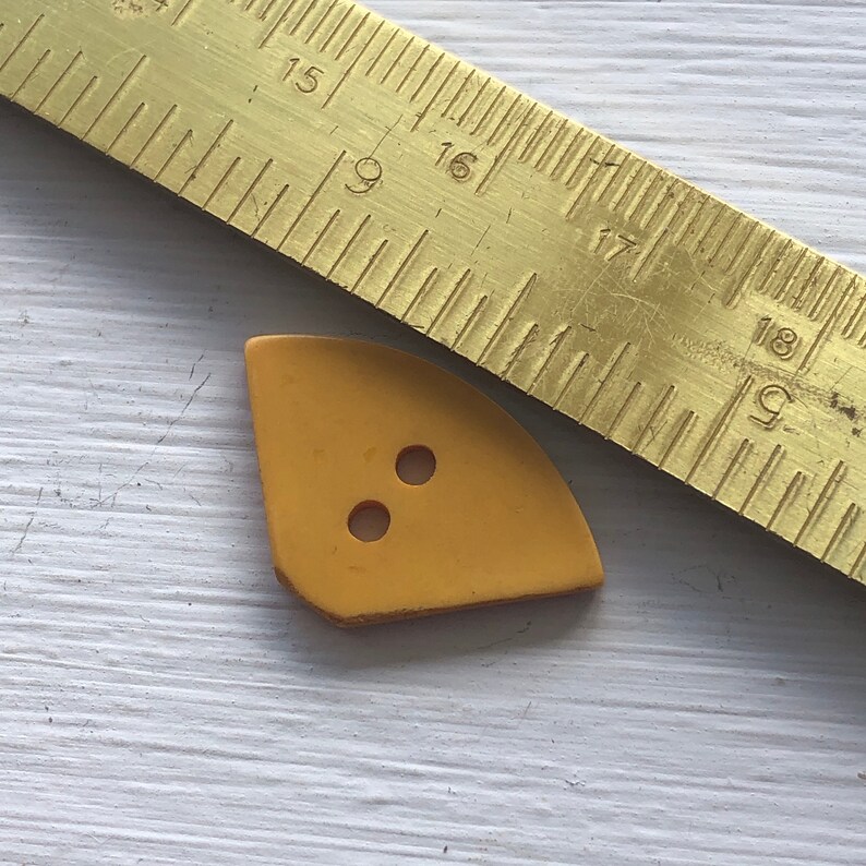 fan shaped Bakelite geometric buttons yellow bakelite wafer modified triangle button cream corn bakelite Catalan button MCM button