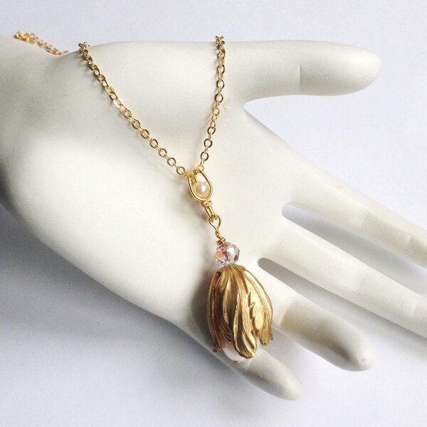 Gold Necklace. Wedding Necklace. Short Necklace. Choker Necklace. Freshwater Pearl Necklace. Gold Chain Necklace. White Pearl Necklace.
