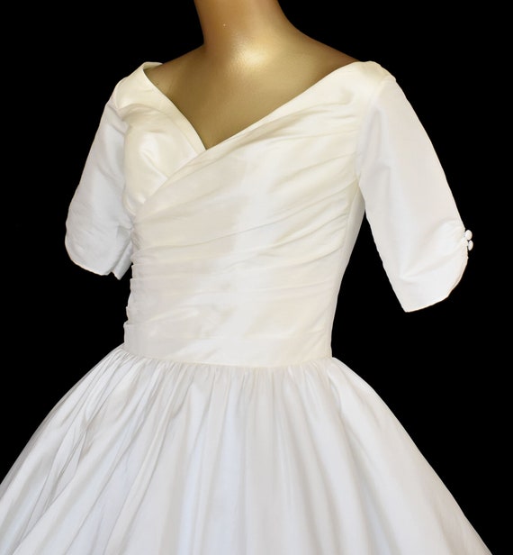 Vintage Y2K 50s Style White Wedding Dress, Short … - image 4