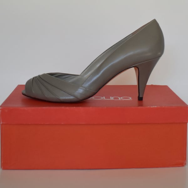 Vintage 80s Bandolino High Heel Shoes, Gray Leather Vico Peep Toe Pumps, New in Box Unworn, NIB, Size 8.5 Medium