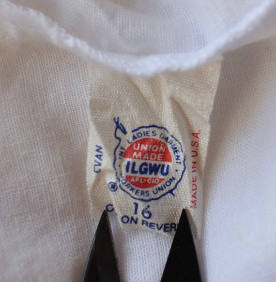 Vintage 80s White Linen Blouse, Scalloped Trim, J… - image 7