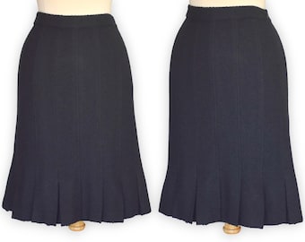 Y2K St John Couture  Marie Gray Black Knit Skirt with Pleats, Nubby Santana Knit, Size, Size 10, Medium