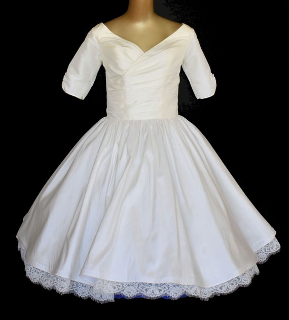 Vintage Y2K 50s Style White Wedding Dress, Short … - image 5