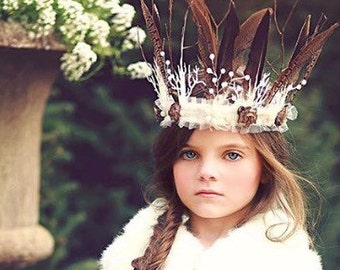 Wedding Tiara Feather Crown Woodland Tiara Crown Winter Fairy Crown for Women and Girls Fairy Wreath Winter Wreath Wedding Accessories