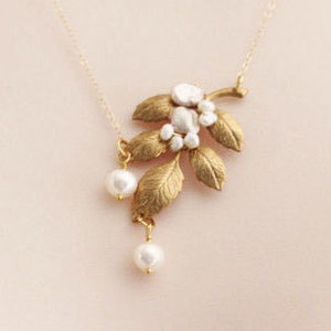 Gold Pearl Leaf Necklace Leaf Wedding Necklace Freshwater Pearl Necklace Vintage Style Jewelry