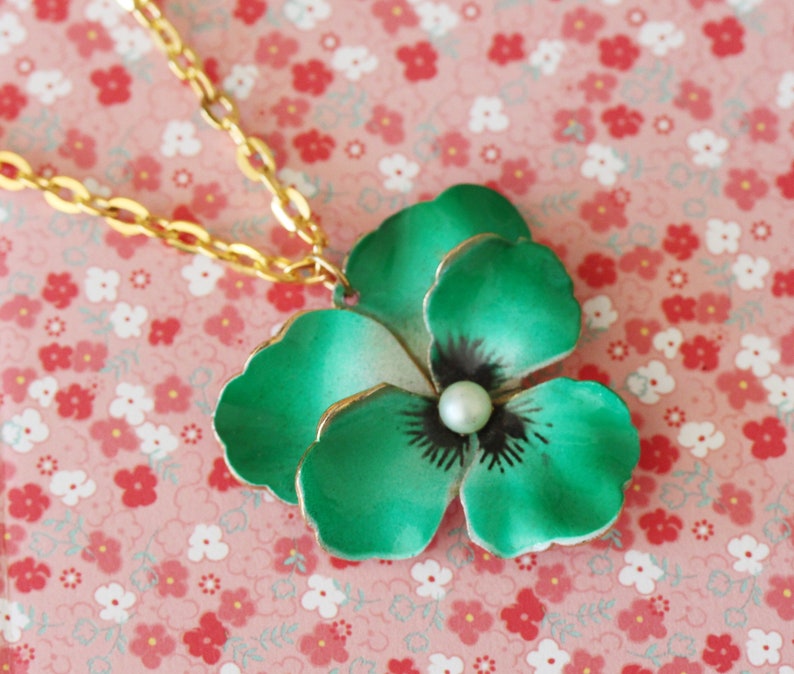 Green Flower Necklace Vintage Green Pansy Enamel Flower Botanical Jewelry Viola Pendant Large Flower Necklace image 1