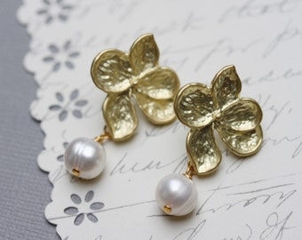 Pearl Flower Earrings White Pearl Earrings Golden Flower Fresh Water Pearls Wedding Jewelry