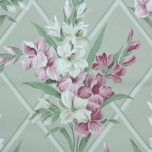 1940s Vintage Wallpaper by the Yard - White and Aubergine Purple Gladiolus on Green, Floral Wallpaper