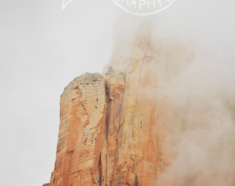 Widokiem mgły w Zion National Park - do pobrania - Fotografia artystyczna
