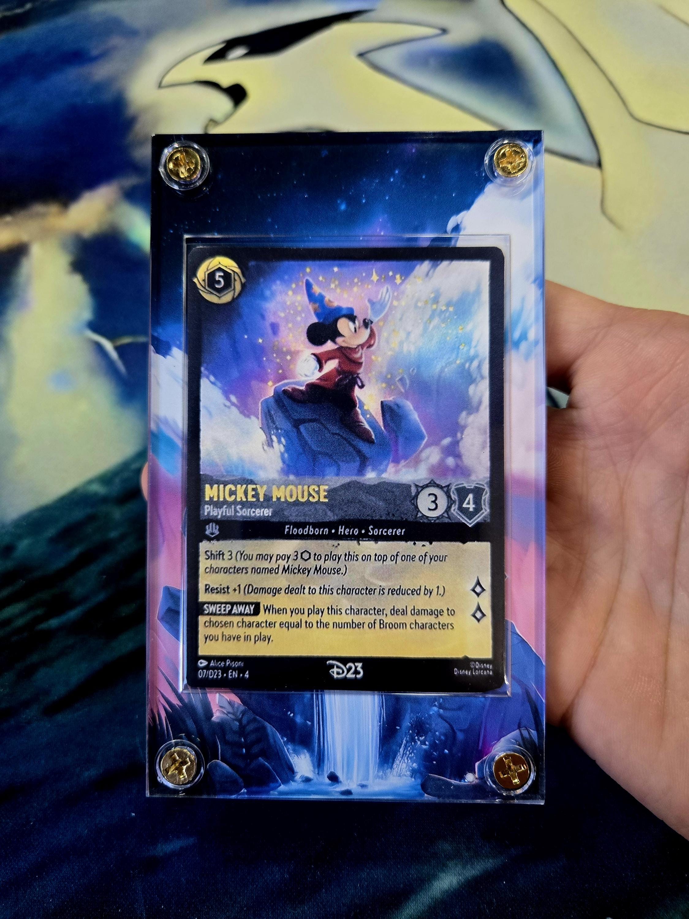 2024 DISNEY LORCANA EN D23 EXPO PROMO MICKEY MOUSE PLAYFUL