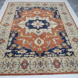 Alfombra Serapi de 2,7 x 3,6 m, estilo persa afgano, anudada a mano, de lana teñida con veggies, con medallón y diseño geométrico, ideal para sala de estar y comedor.
