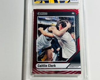 CLASSIFICATO 10 CAITLIN CLARK Carta Panini Collection Donruss Vortex Red Parallel Rookie #19 Gem Mint