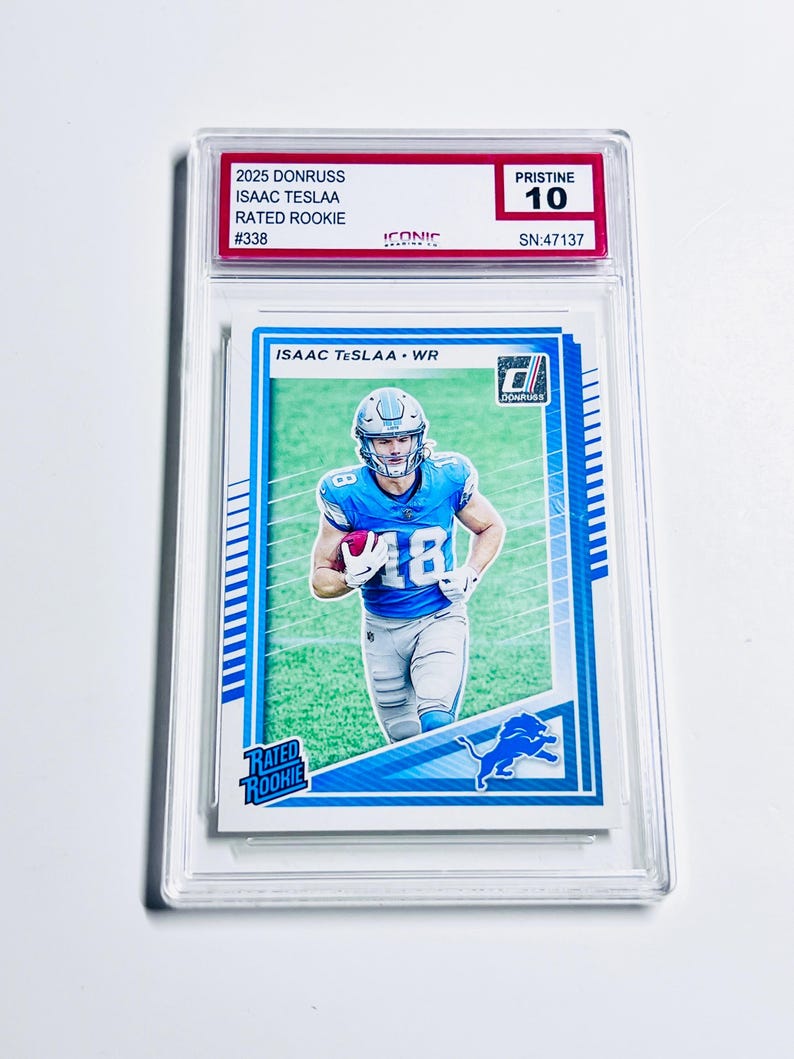 Karta debiutanta ISAAC TeSLAA GRADED 10 2025 Donruss Rated Rookie #338 Detroit Lions PRISTINE Card zdjęcie 1
