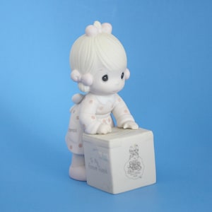 Precious Moments Figurine 1987 Symbol of Membership Sharing Is Universal
