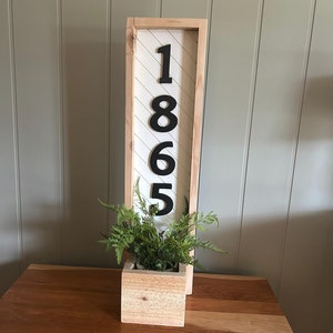 Gepersonaliseerde huisnummer decoratieve plantenbak | Aangepast adresdecor | Plantenbak | Housewarmingcadeau | Cadeau nieuwe huiseigenaar | Ceder