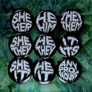 pines de pronombres - fuente metal punk