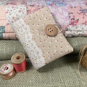 Needle Book Handmade Gift Sewing Organizer Needle Case Quilt Craft Room Quilter Seamstress Fabric Notion Gift for Mother Grandma Travel Case