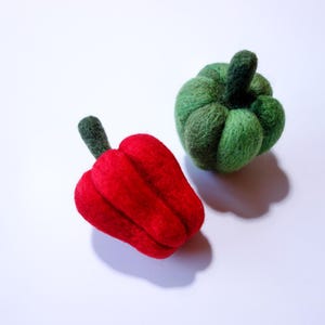 Felt pepper- Felt vegetable- Faux red pepper- Kitchen & table décor- Play food- Pretend food- Wool vegetable- Faux bell pepper- Felt paprika