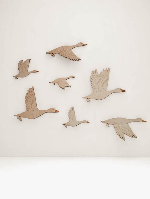 Wooden Flying Geese Wall Decor | Set of 8 Wooden Birds | Montessori Nursery & Kids Room Decoration | Scandinavian Nature-Inspired Art