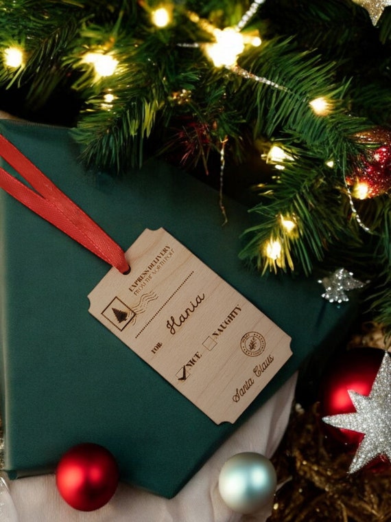 Customizable Wooden Gift Tags for the Holidays