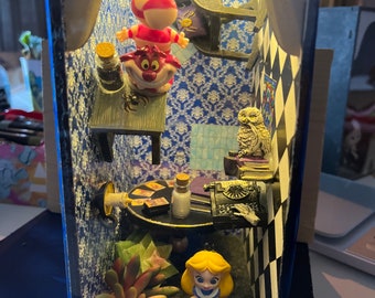 Book Nook Inspired by Alice in Wonderland - Etsy
