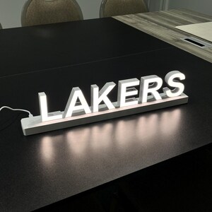 Letras luminosas LED personalizables de 3,74 pulgadas: letras luminosas personalizadas para decoración del hogar y regalos / Letras LED magnéticas y con control táctil