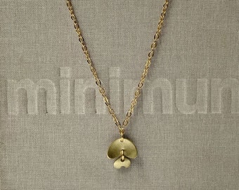 Emma minimalist pendant choker, dainty squiggly everyday necklace for modern jewelry lovers  | Aesthetic necklace chain, cute trendy design