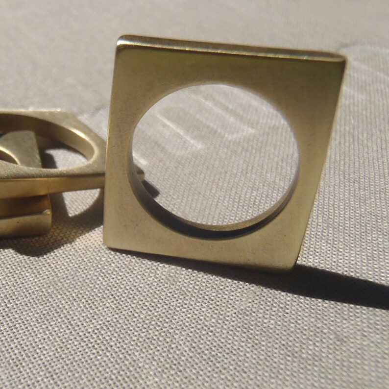 Rectangular stackable brass ring solid minimalist geometric golden design Cool Modern Jewelry Gift afbeelding 5