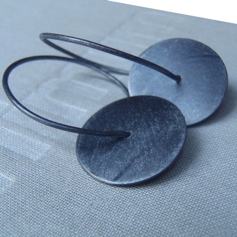 Minimalist Dangle Disc Hoop Earrings Modern Charm Circle Earrings in Recycled Sterling Contemporary Aesthetic Huggies Earrings Large blacked