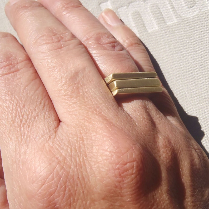 Rectangular stackable brass ring solid minimalist geometric golden design Cool Modern Jewelry Gift afbeelding 6