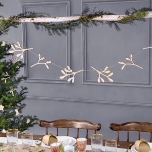 Wooden Mistletoe Christmas Garland, Christmas Decorations, Christmas Mistletoe Garland, Festive Home Decor, Christmas Bunting, Holiday Decor