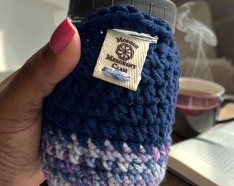 Handmade Crocheted Mason Jar Cozy – Insulated Pint Jar Sleeve with Handle, Reusable Drink Carrier