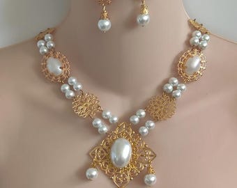 Pearl Gold Filigree Setting Necklace, Medieval Renaissance Jewelry, Czech Glass Pearls, Beads, Acrylic Pearl Cabochons, Tudor