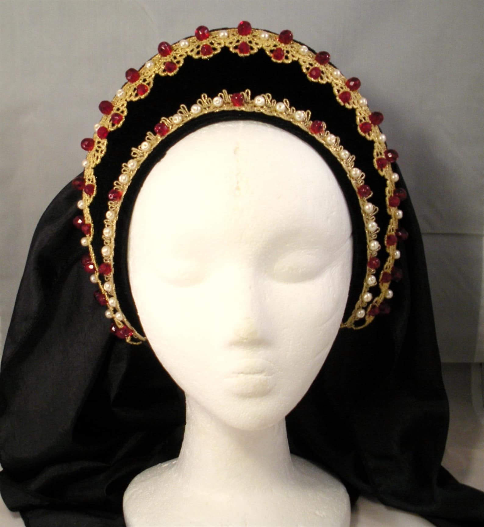 tudor headpiece