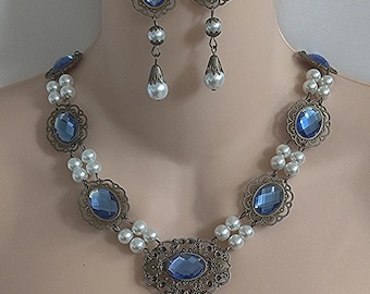 Antiqued Brass Renaissance Necklace Set, Czech Glass Pearls, Faceted Glass  Cabochons, Tudor Jewelry, Medieval Jewels