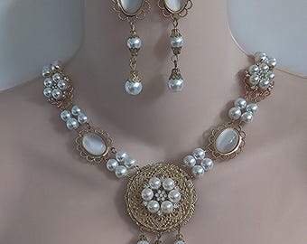 Gold Plated Renaissance Necklace and Earrings Set, Glass Cabochons, Medieval Jewelry, Tudor, Pearls