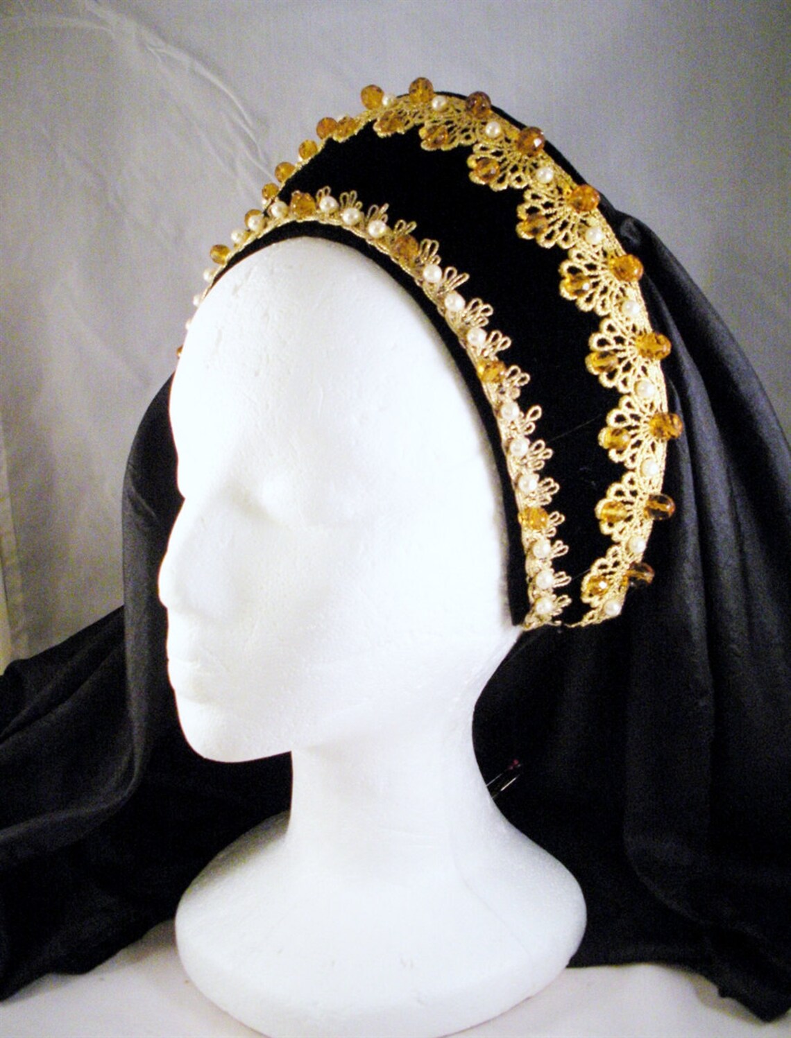 tudor headpiece