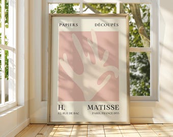 Op de afbeelding: Een roze en witte abstracte kunstprint met de tekst "PAPIERS DÉCOUPÉS H. MATISSE 82, RUE DE BAC PARIS, FRANCE 1955".