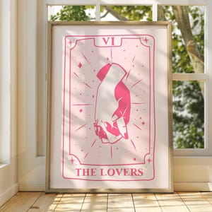Póster de naipes de los amantes - Arte mural con naipes - Decoración retro de moda - Estética boho chic - Arte de afirmación con cita de amor - Carta del tarot