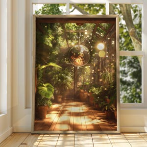 Gouden discobal in serre poster - print discobal - bloemenprint - retro funky kamerplantkunst - jaren 1970 interieur - warme esthetiek