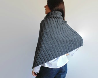 Women's Poncho, Hand Knitted Chunky Pure Merino Wool with Zipper, Perfect Winter Warmth, Ideal Fashion Lovers Gift