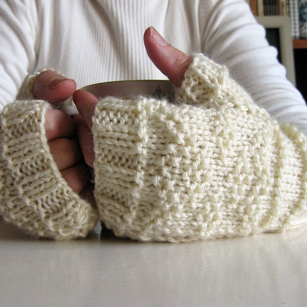 Diamond Textured Ivory Mitts