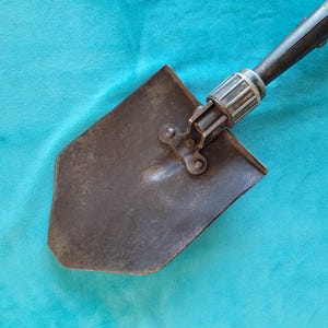 WW2 1945 Folding Military Trench Shovel US Wood (Has Been Modified)