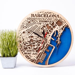 Carte de Barcelone Espagne, fichier de découpe laser de la ville, SVG multicouche 3D, découpe d'horloge en bois, travaux manuels Xtool, téléchargement numérique instantané, modèles Glowforge