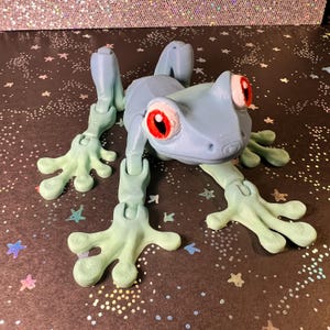 Tree Frog Articulated Animal  | Highly Posable, 3D Printed, Flexible Fidget, Chose Your Color, Hand Painted Eyes  | Sensory Gadget